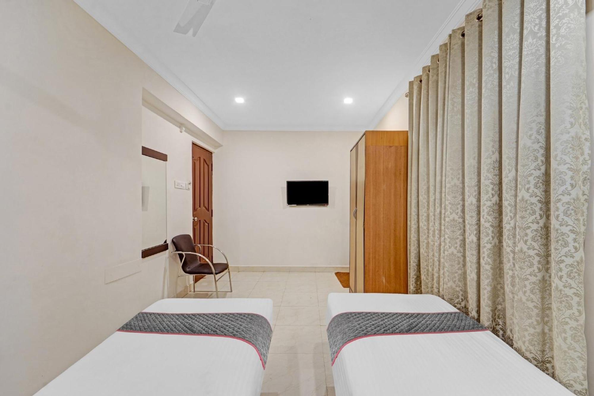 Collection O Mount Road Rich Mount Near Marina Beach Otel Chennai Dış mekan fotoğraf