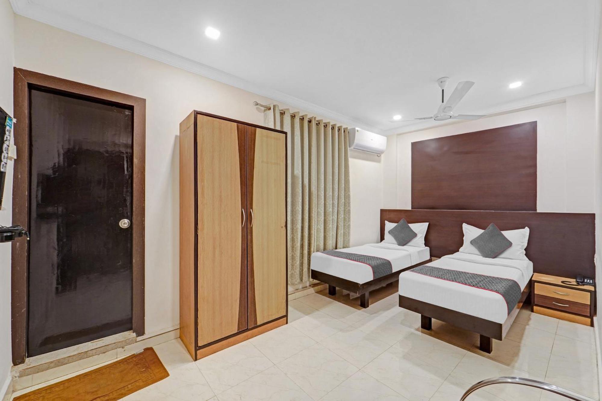 Collection O Mount Road Rich Mount Near Marina Beach Otel Chennai Dış mekan fotoğraf